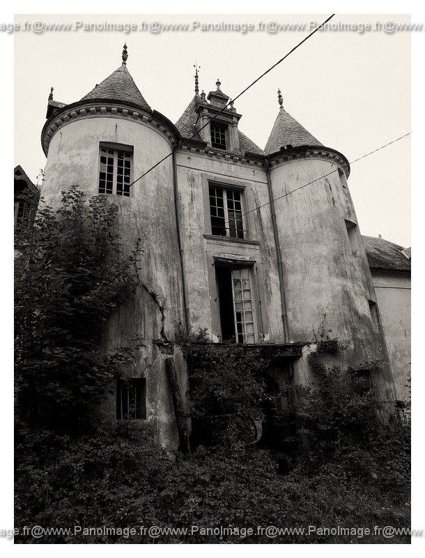 [Image: Chateau%20Fissure%204-border.jpg]