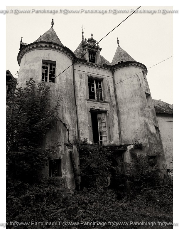 [Image: Chateau%20Fissure%204-border.jpg]