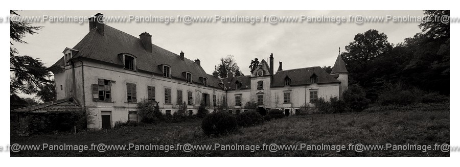 [Image: Panorama%20Chateau%20Fissure%201-border.jpg]