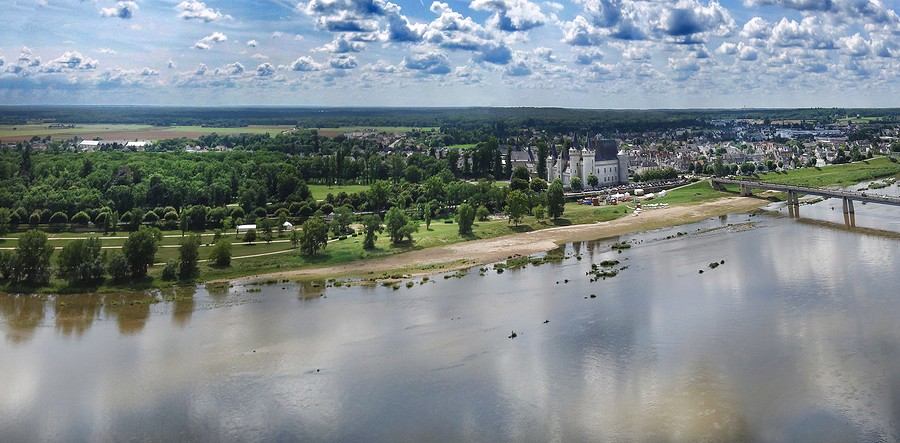 Histoire d'O et Chateaux Panorama%20Chateau%20de%20Sully%20Sur%20Loire%202-BorderMaker