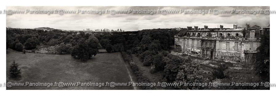 [Image: Panorama%20Chateau%20Rothschild-1ret-border.jpg]