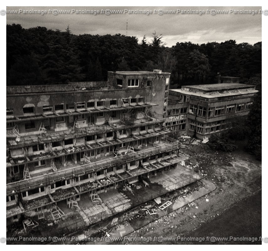 [Image: Pano%20Sanatorium%20N&B2-border.jpg]