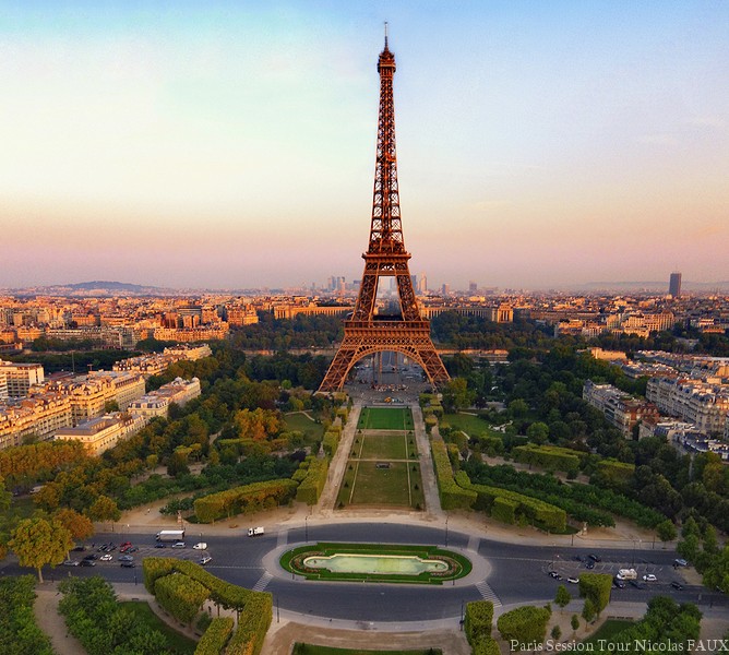 Tour%20Eiffel-BorderMaker.jpg